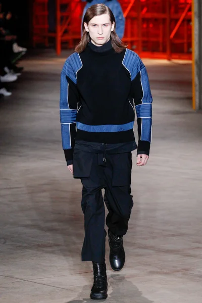 Look 19